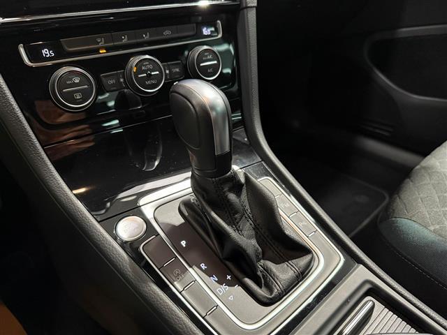 VOLKSWAGEN Golf VII 2017 5p 00016188_VO38023184